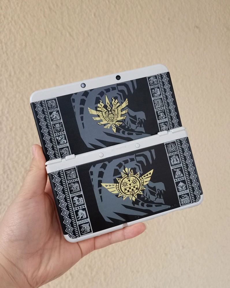 Zelda Patterned Monster Hunter Nintendo NEW 3DS Top & Bottom Replacement Shell