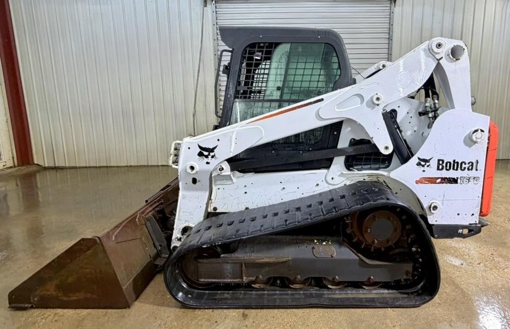 2016 BOBCAT T650 STANDARD FLOW CAB SKID STEER TRACK LOADER