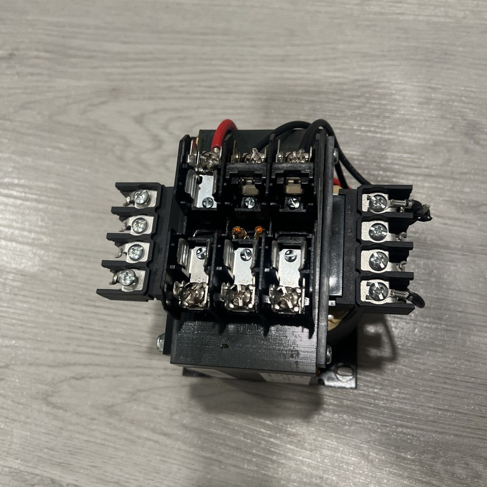 Square D 9070TF500D1 Industrial Control Transformer