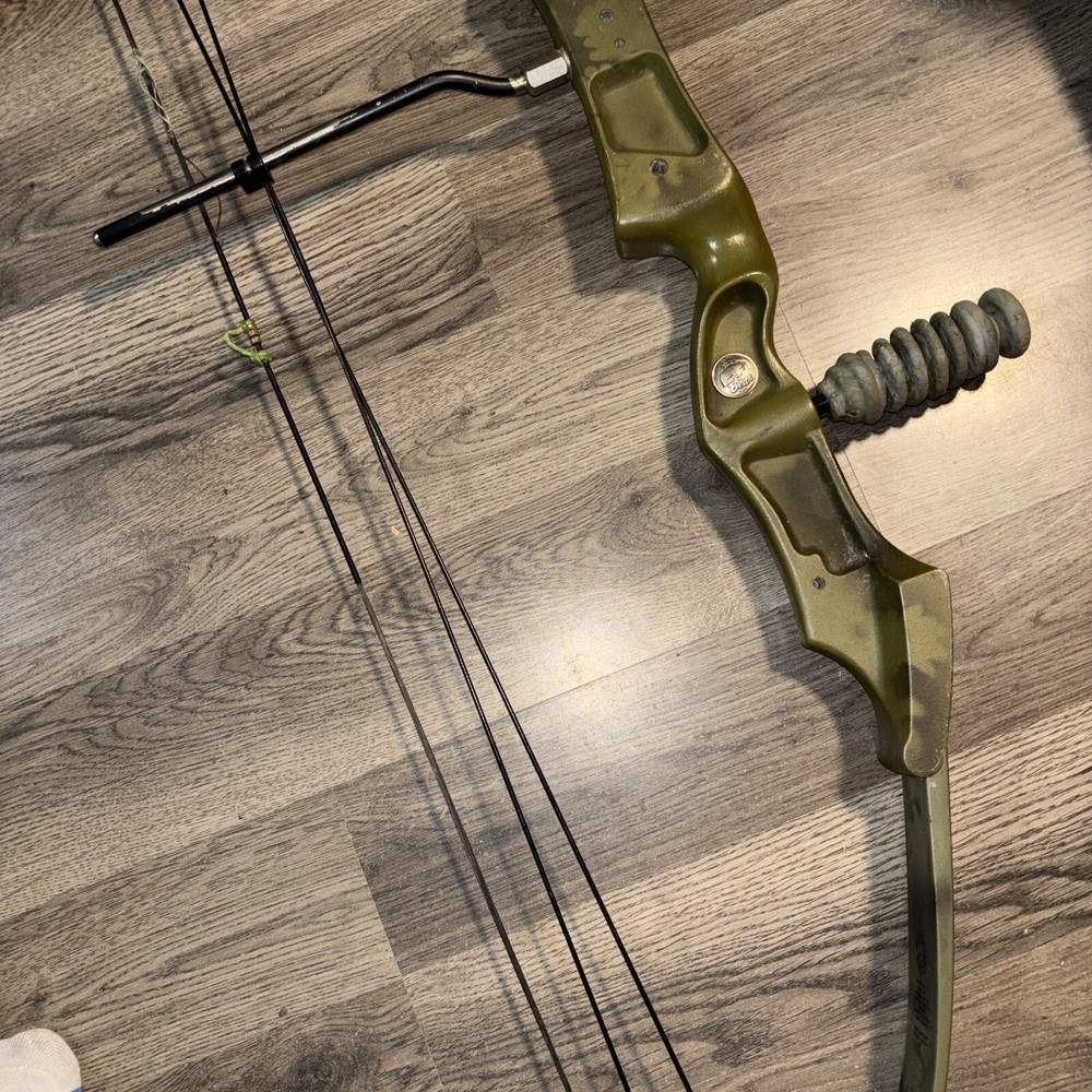 VINTAGE BEAR Whitetail II Compound Bow