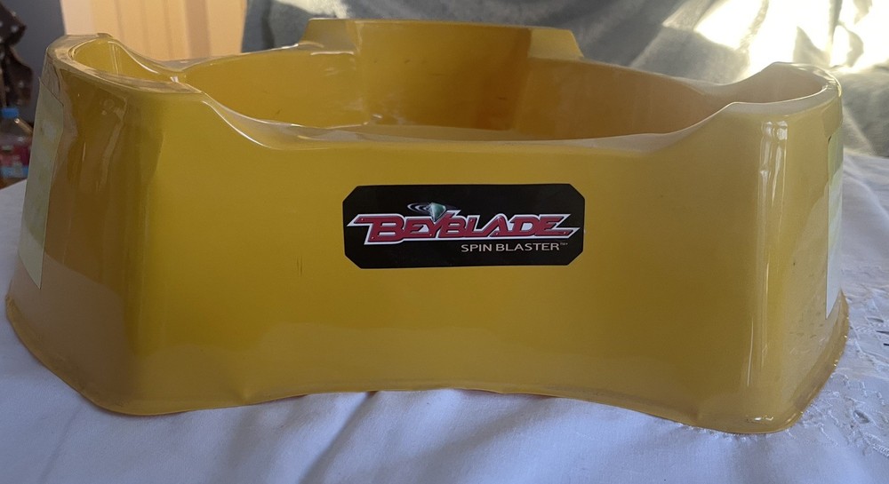 Genuine Hasbro Vintage Beyblade Spin Blaster Stadium