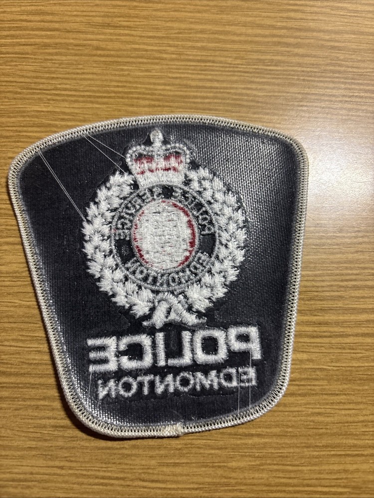 EDMONTON CANADA POLICE DEPARTMENT PATCH (White Edge)