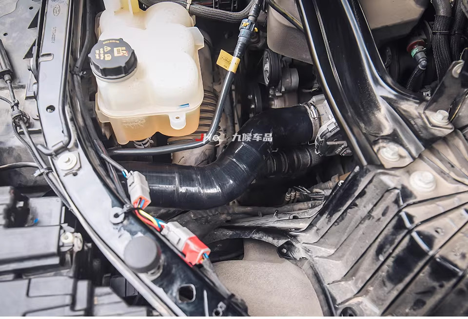 Performance Boost Charge Pipe Silicone For Ford Explorer 2020+ 2.3L Thickened