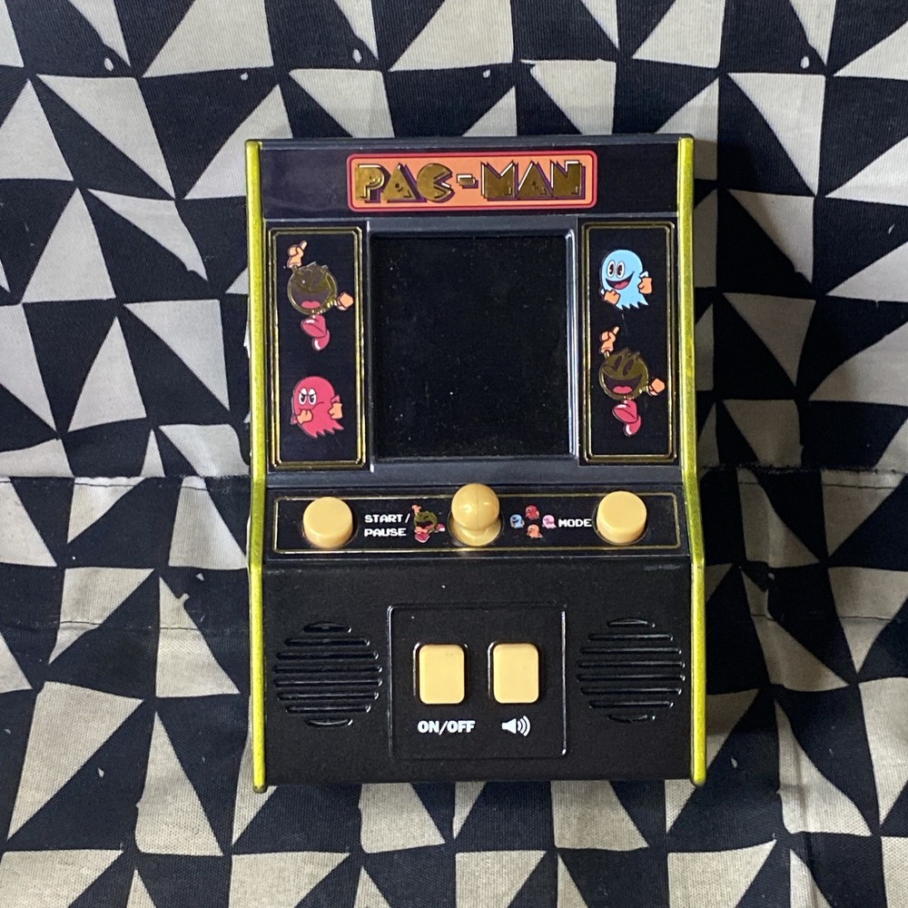 Arcade Classics, Pac-Man Color LCD Retro Mini Arcade Game Basic Fun Gold Variant
