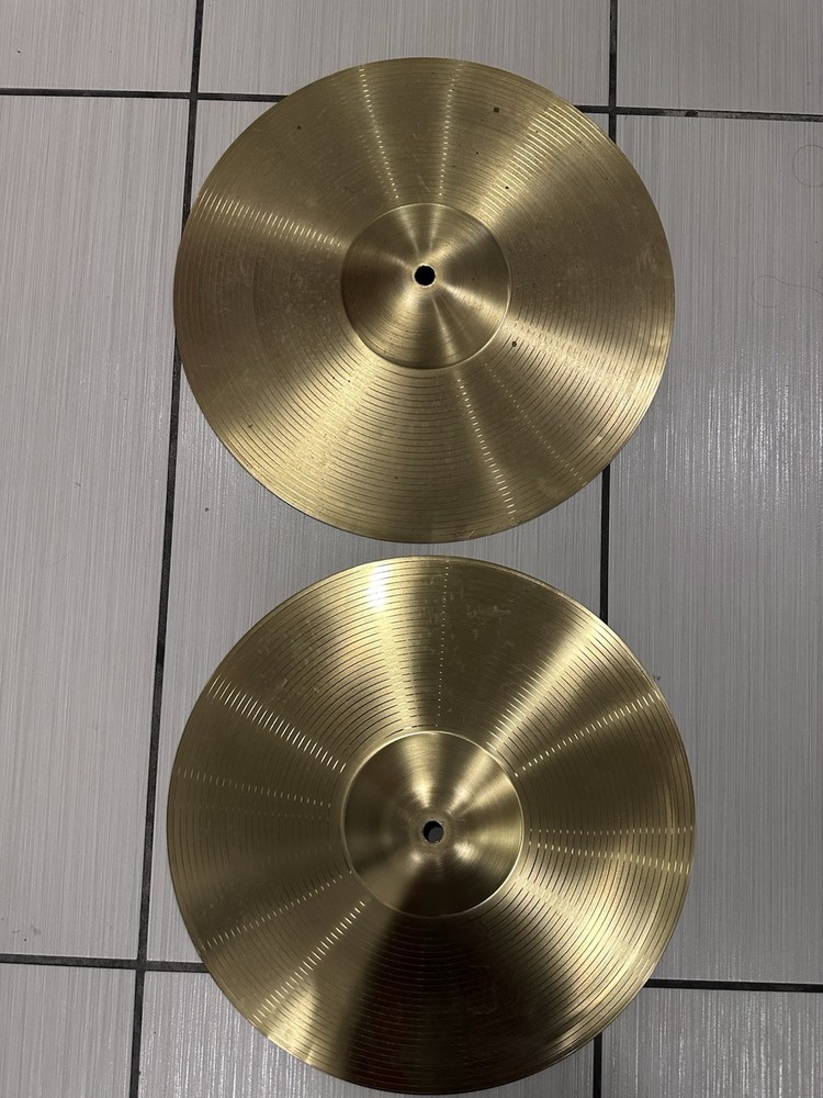 Ludwig  14”  Hi-hat .  Drum Hi-hat