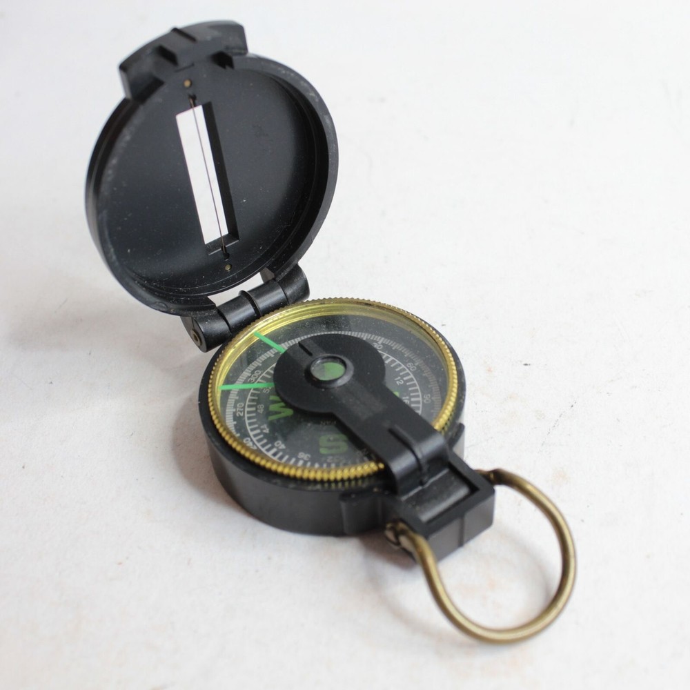 Vintage Engineers Directional pocket compass hinged black plastic cased #12