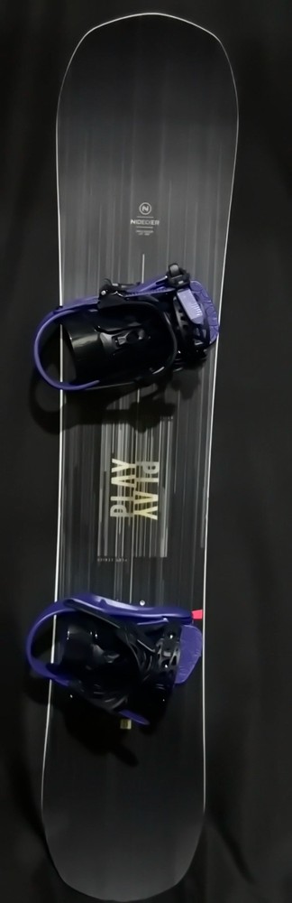 NEW NIDECKER PLAY SNOWBOARD SIZE 152 CM WITH LARGE BINDINGS