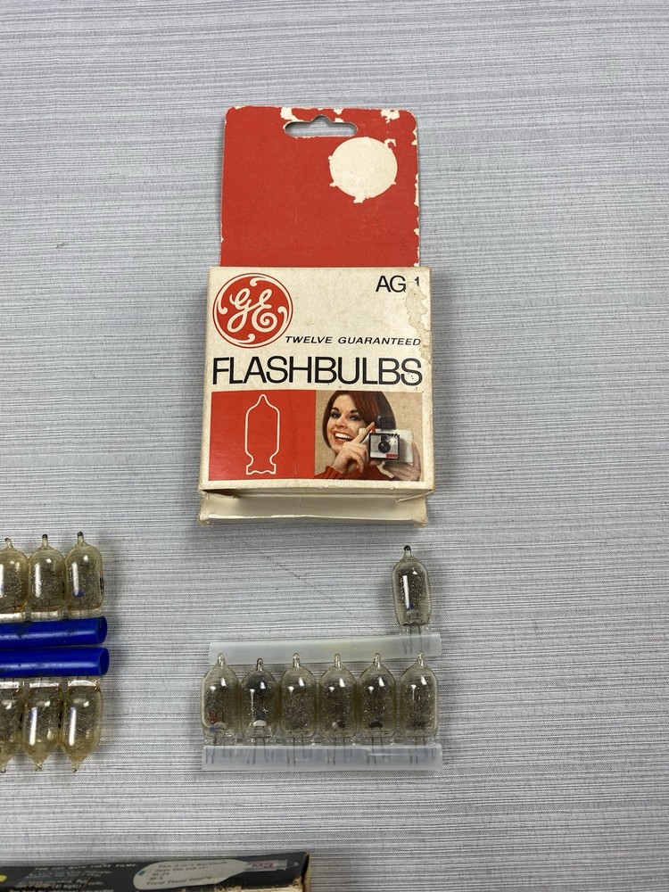 Vintage Sylvania Blue Dot Flashbulbs M3 & AG1