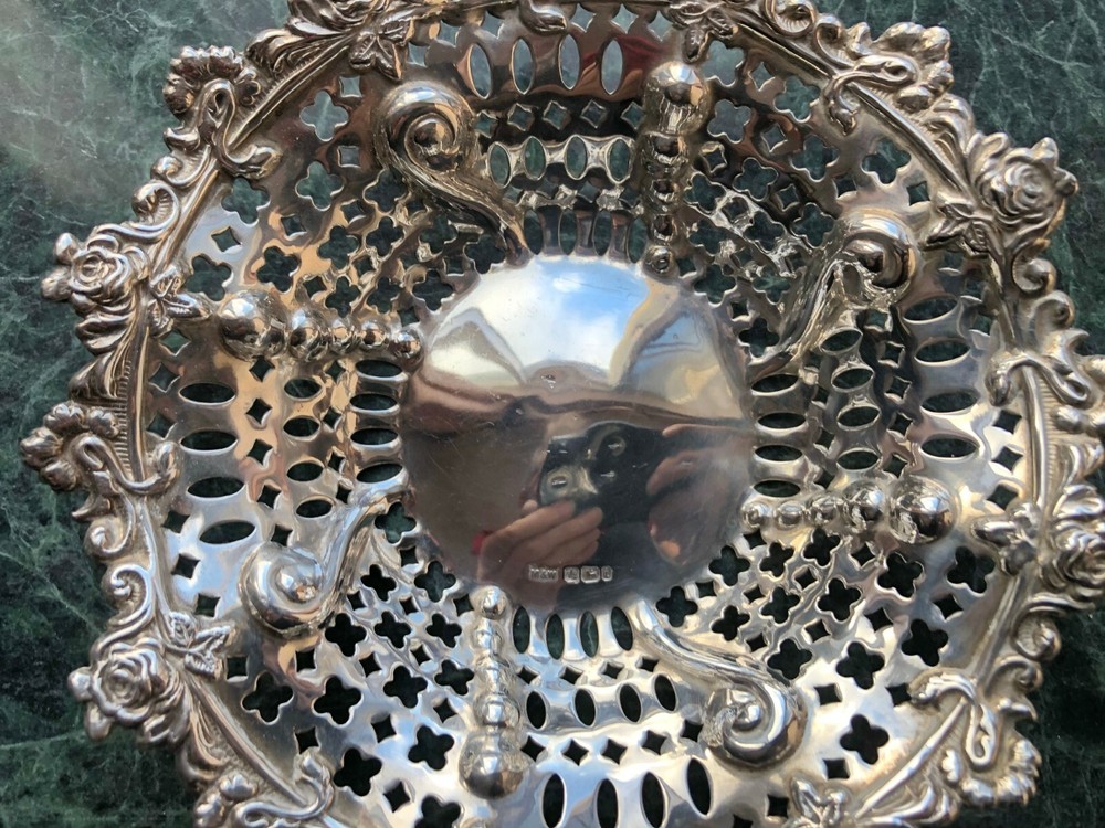 Anque Solid Sterling Silver Victorian Dish Sheffield 1901 15.5cm diameter