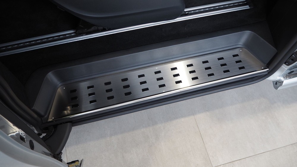 Mercedes V Class 2014- Right Rear Inner Step Cover