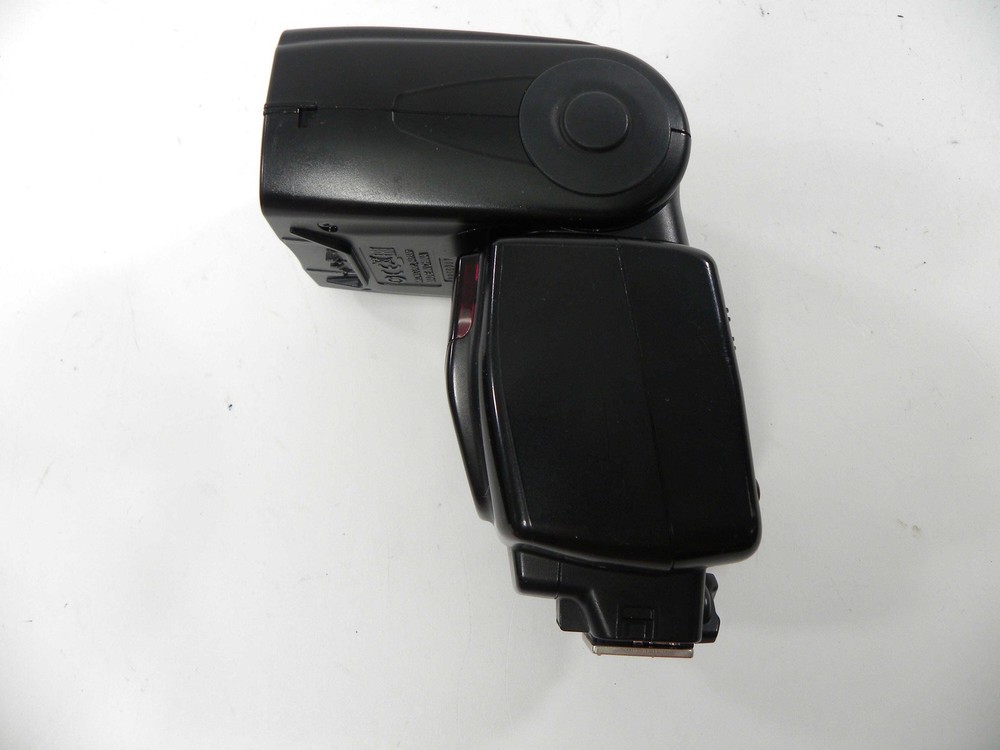 Nikon SB-700 Speedlight Shoe Mount Flash