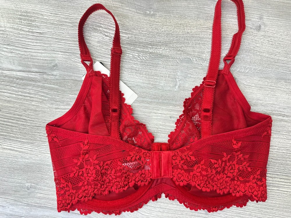 Wacoal Bra Embrace Lace Underwire Red Unlined Average Coverage 651