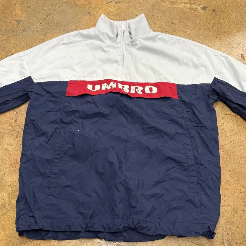Umbro White Navy Windbreaker Jacket - Size 95