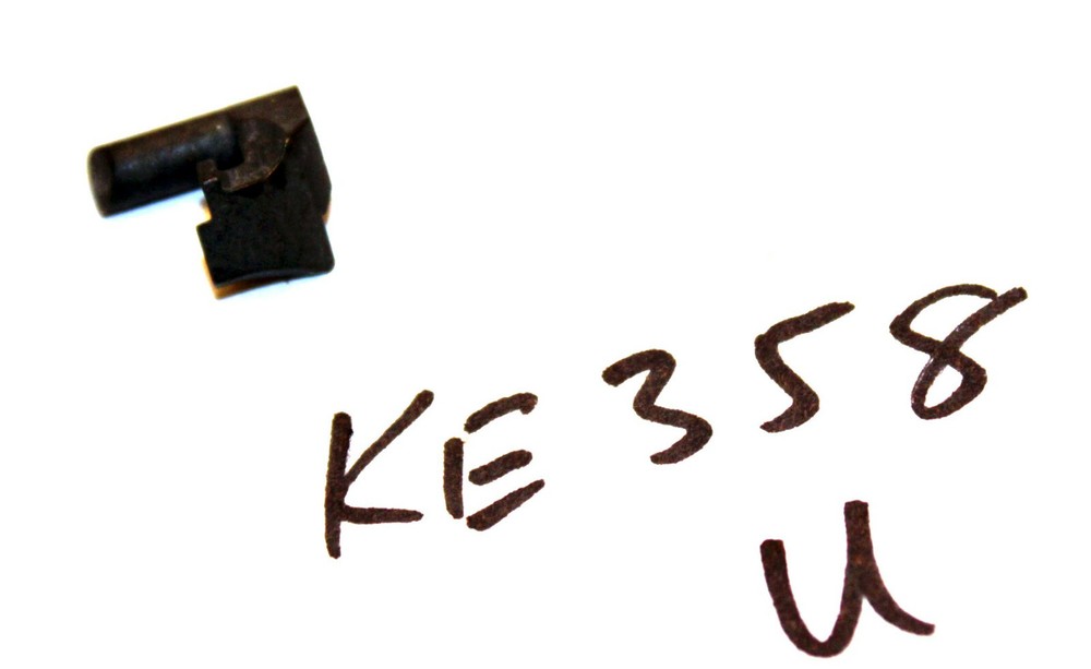 M1 Carbine Extractor, Original USGI " U." - #KE358
