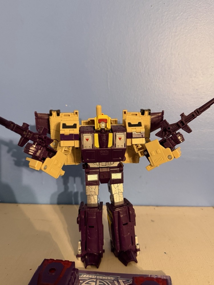 Transformers legacy blitzwing complete