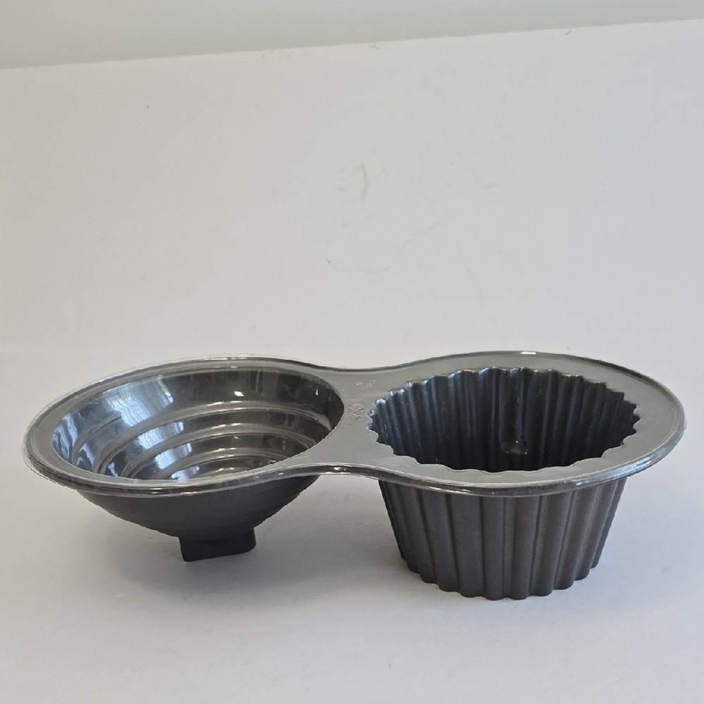 Wilton Giant Dimensions Large Cupcake Pan