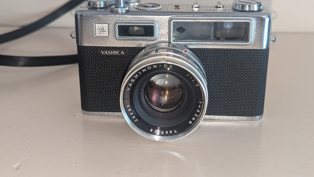 Yashica GS Electra 35 Vintage 35mm Camera Untested