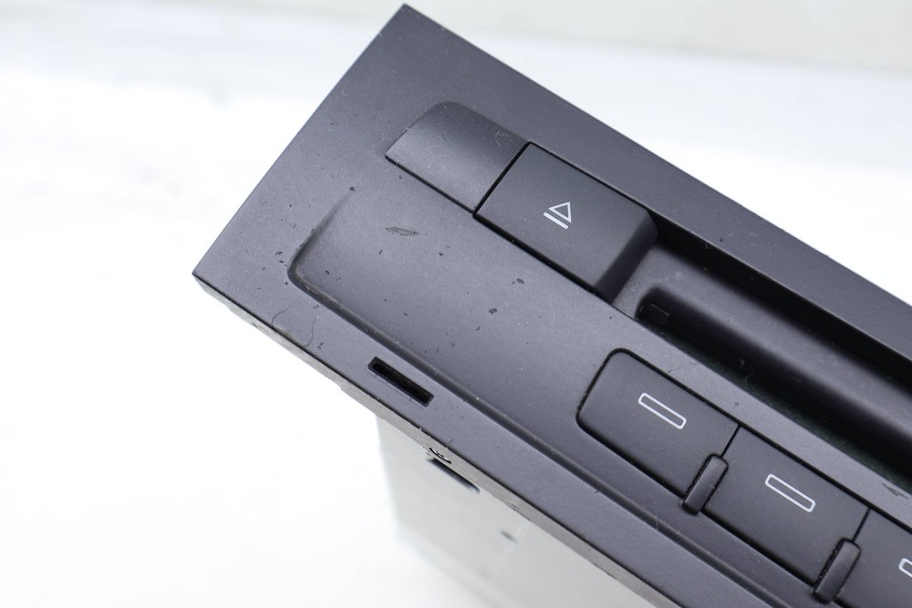 2007-2009 AUDI Q7 - 6 DISC CD Changer 4L0035111