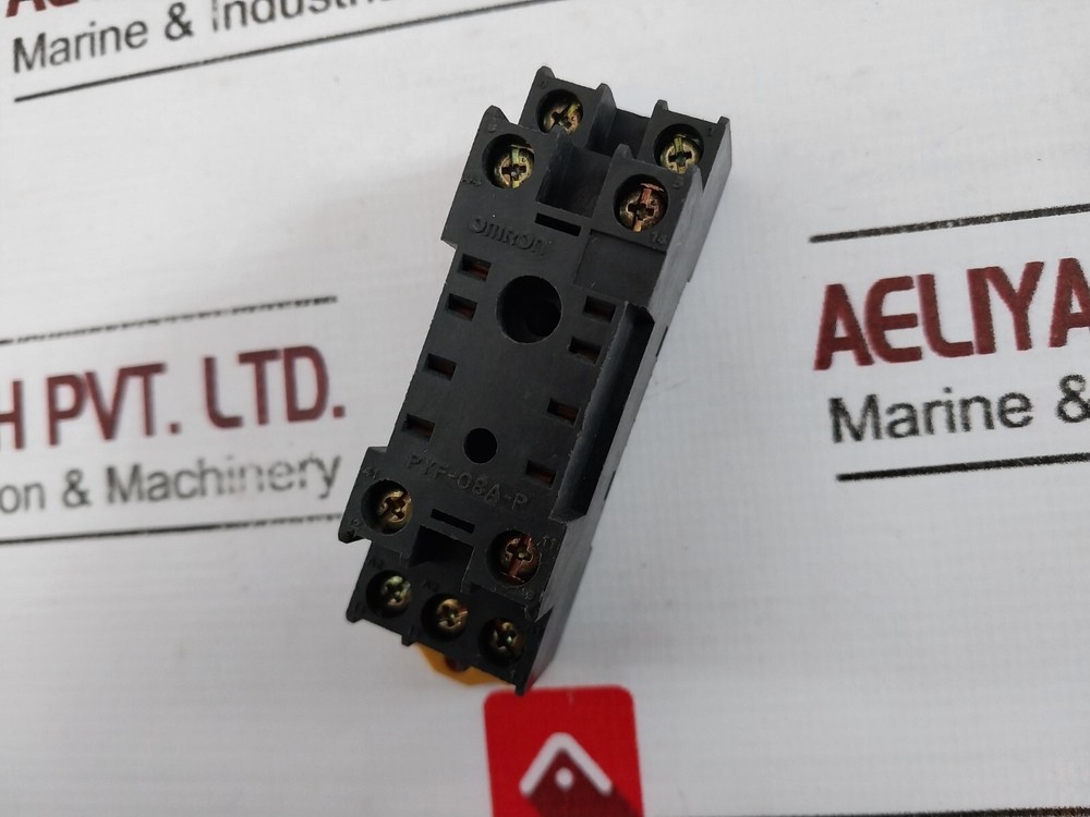 Omron PYF-08A-P DIN Rail/Surface Mounting 8-pin Socket