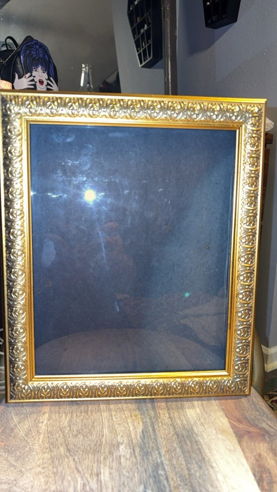 8x10 Gold picture frame