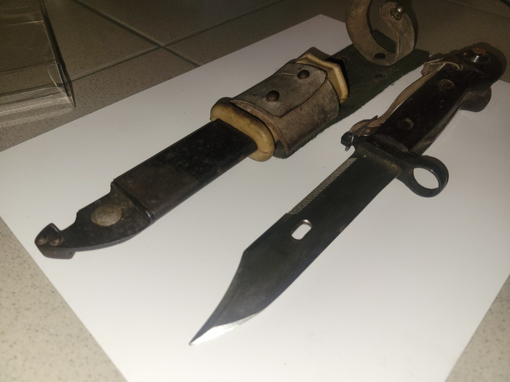 Romanian Bakelite Wirecutter Bayonet & Scabbard Type l Complete