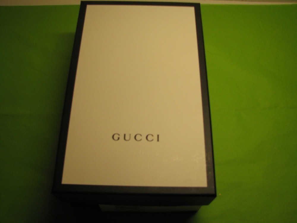 GUCCI AUTHENTIC DESIGNER SOLID BLACK AND WHITE EMPTY SHOE BOX GIFT BOX - MINT