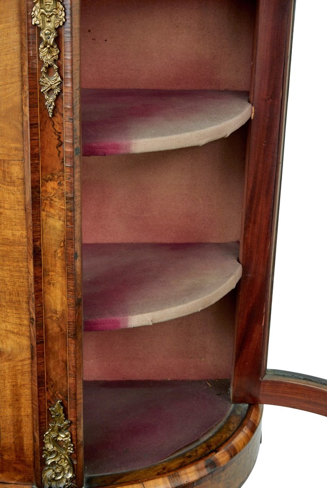 19TH CENTURY VICTORIAN GLAZED BURR WALNUT SIDEBOARD