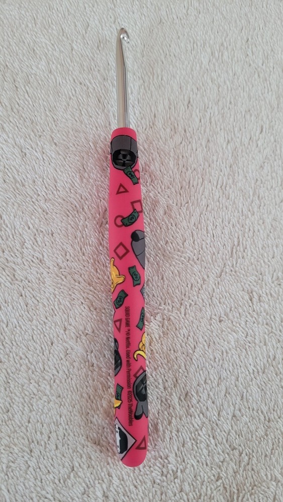 Preowned Squid Game Front Man Wooble Ergonomic Crochet Hook