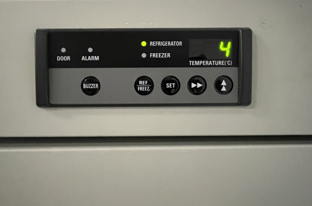 Fully working Panasonic MPR-215F-PA pharmaceutical refrigerator/freezer combo
