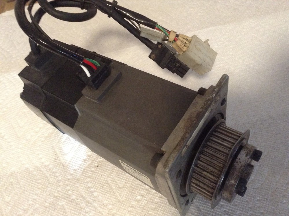 Mitsubishi HC-MF73B Motor