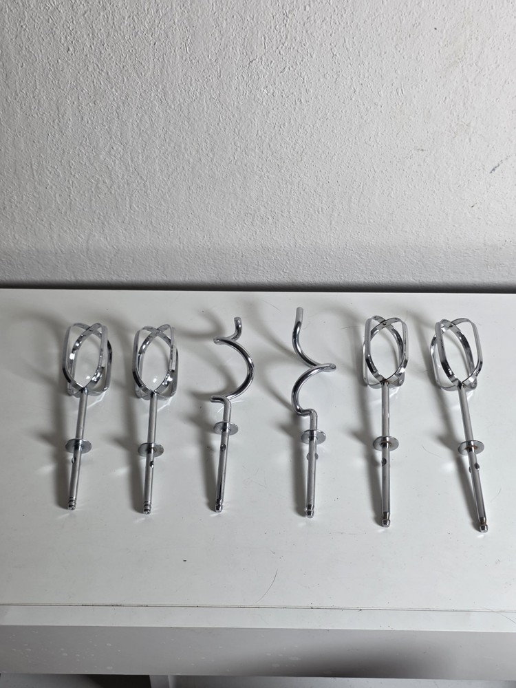 Cuisinart Hand Mixer Attachments Beaters Whisk Hook & Plastic Base Holder