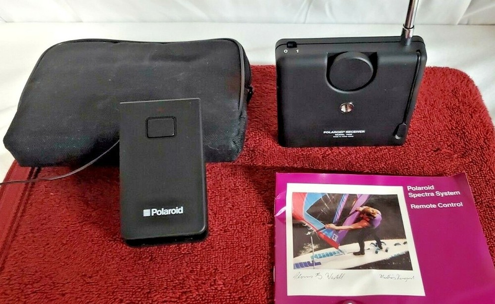 Polaroid Remote Trigger System 7020 Transmitter and 7030 Receiver With Case