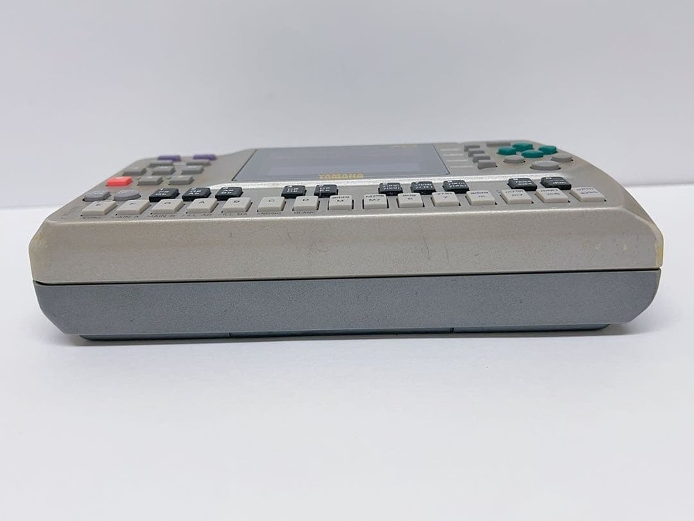 YAMAHA QY70 Sequencer (Junk Item)
