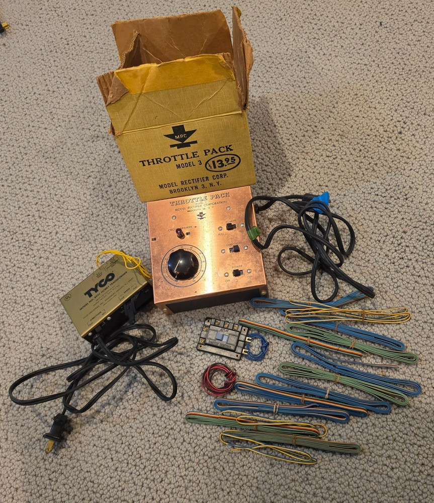 TYCO Trains HO Scale Model Train Hobby Transformer Controller #899V + Throttle P