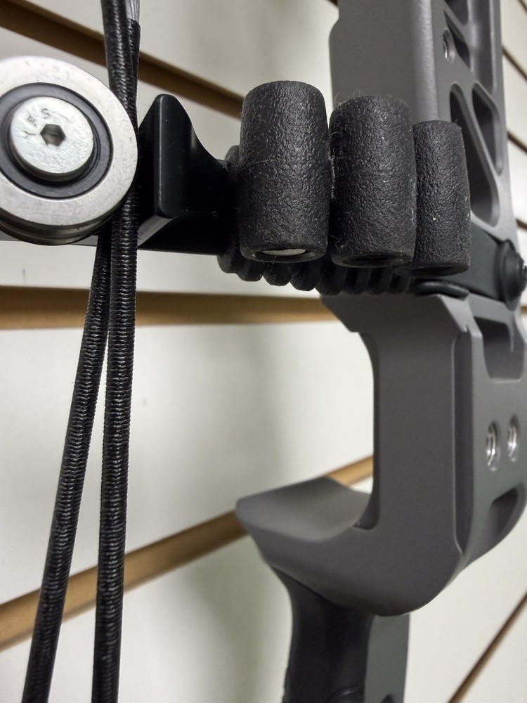 NEW Bowtech Core SR in Smoke Grey Right Hand 70# 25-30" Compound Bow