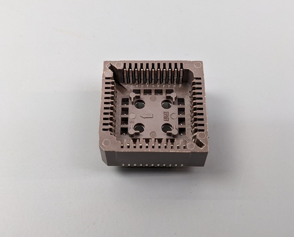 (10) Augat PCS-044A-1 44-Pin PLCC Socket