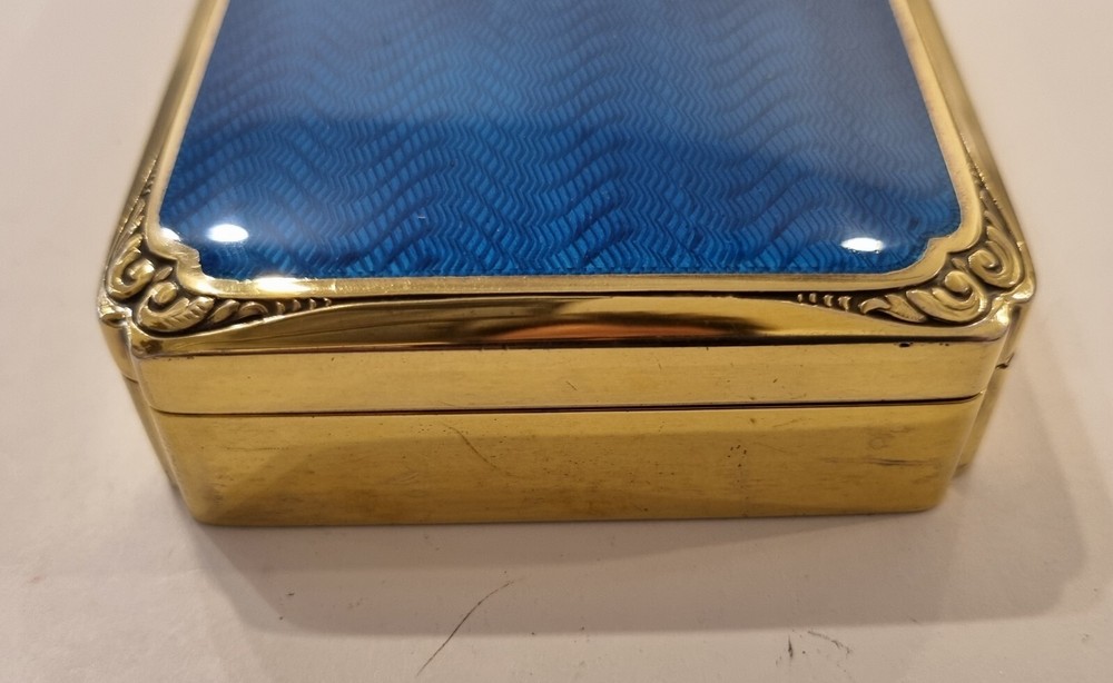 BEAUTIFUL SILVER ENAMEL BOX size 319