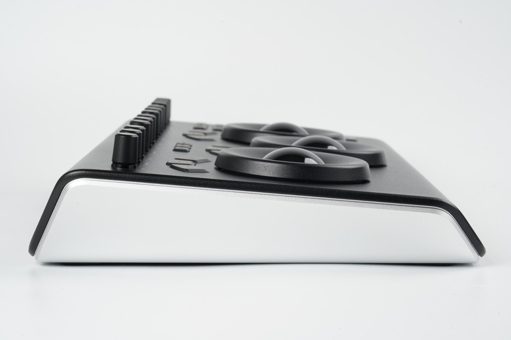 [Near Mint] Blackmagic Design DaVinci Resolve Micro Color Panel #190M