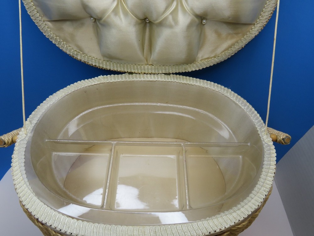 VTG Exclusive Singer MCM Sewing Storage Basket/Stool Woven Plastic Wicker