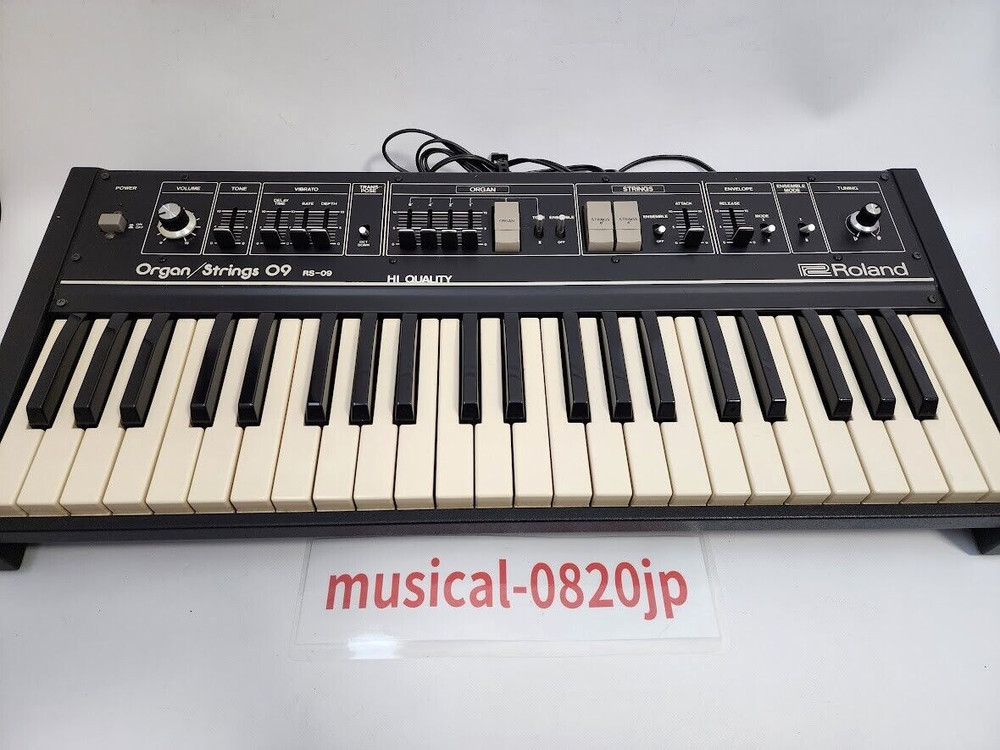 Roland RS-09 Organ/Strings 09 analog string organ synthesizer
