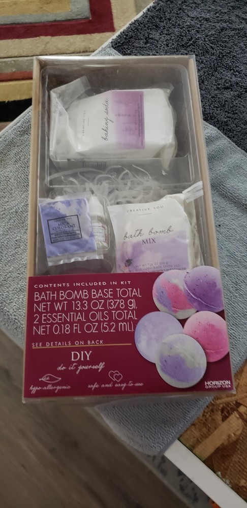 Bath Bombs Creative You - Do It Yourself Kit - LAVENDER DREAM RELAX - NEW