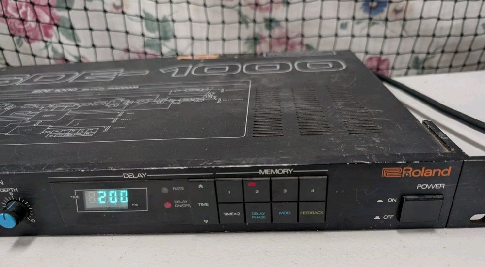 Roland SDE-1000 Digital Delay Rack Effect Processor Vintage Working Effecter