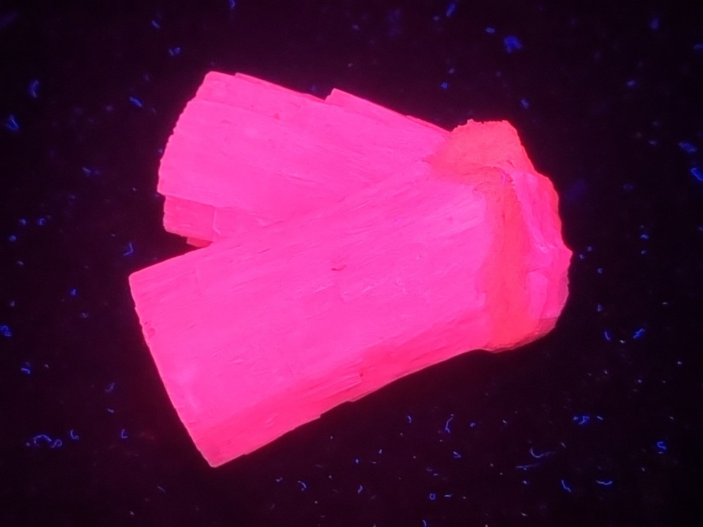 Mineral~Fluorescent Aragonite SICILY