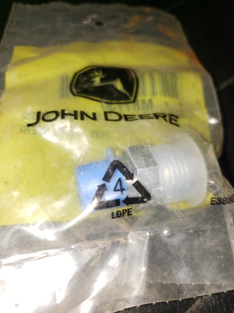 JOHN DEERE M87733 ADAPTER FITTING (BRAND NEW)