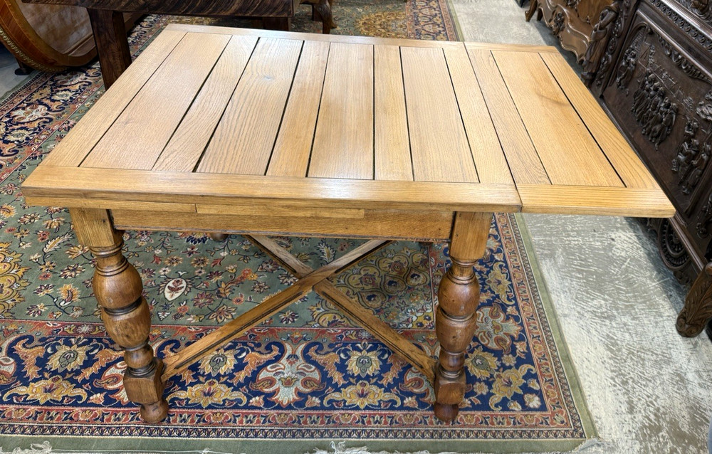 English Antique Oak Draw Leaf Table / Kitchen Table