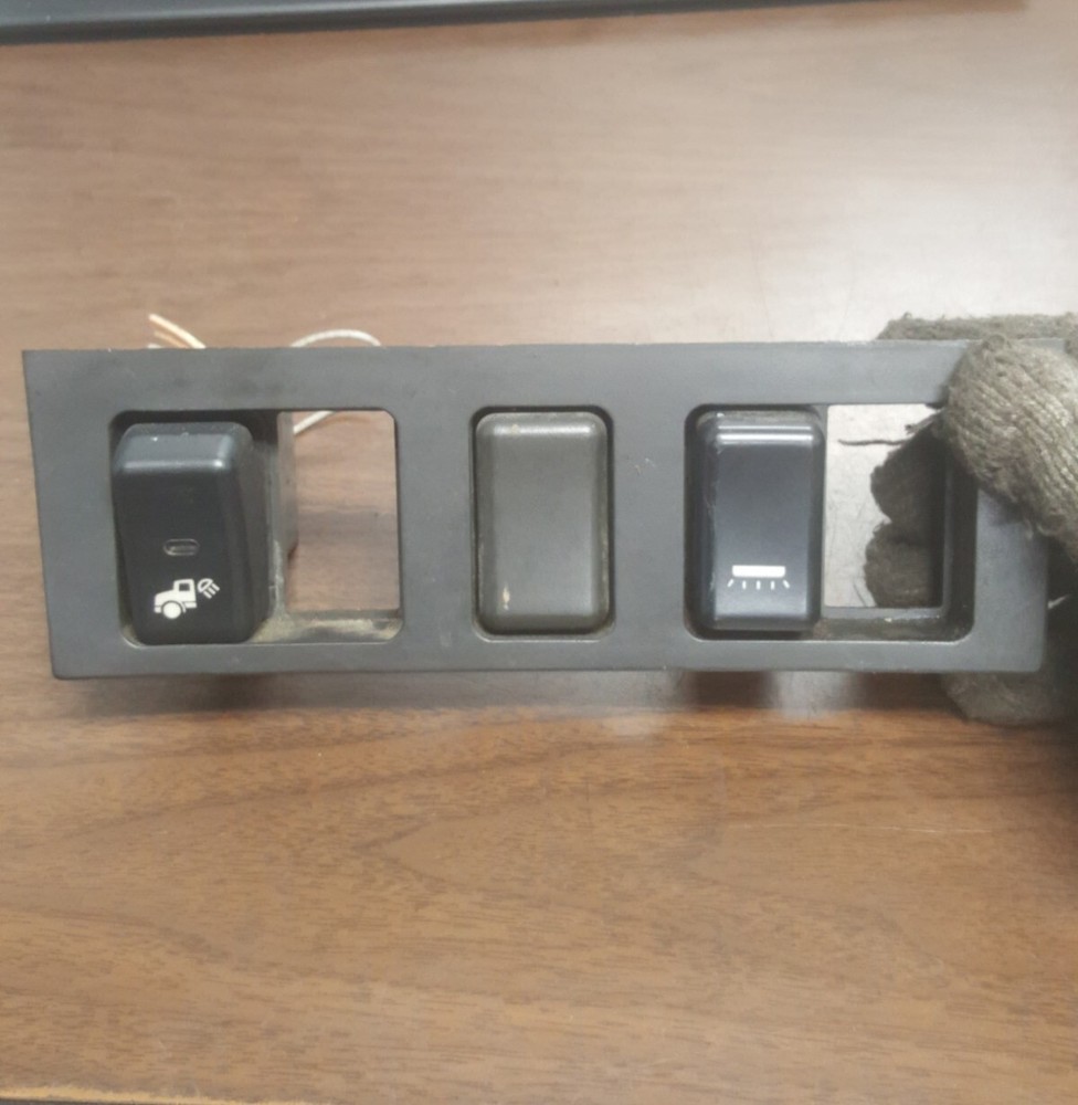 VOLVO SWITCH DASH PANEL 3175615 V6-170-033-01