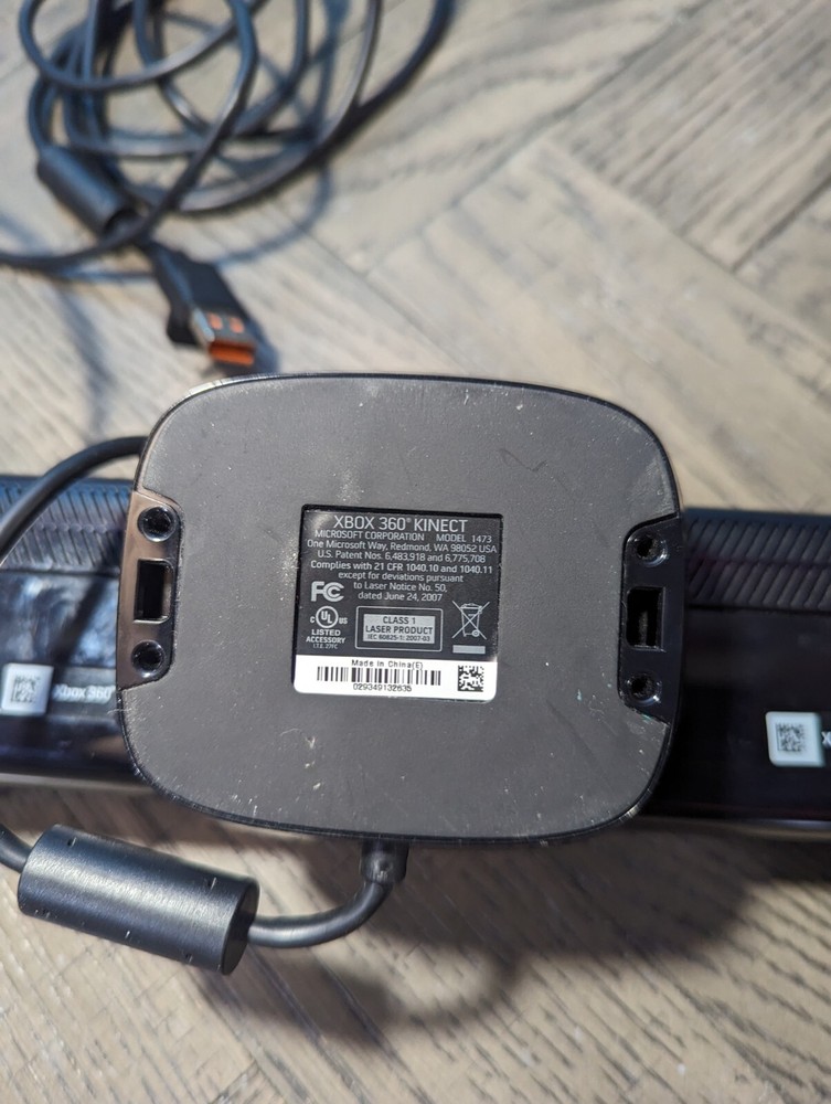 Microsoft Xbox 360 Kinect Motion Sensor Camera Bar - Model 1473 with 5 Games