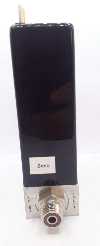 Unit UFC-1100 Mass Flow Controller Range 100 SCCM Gas O2