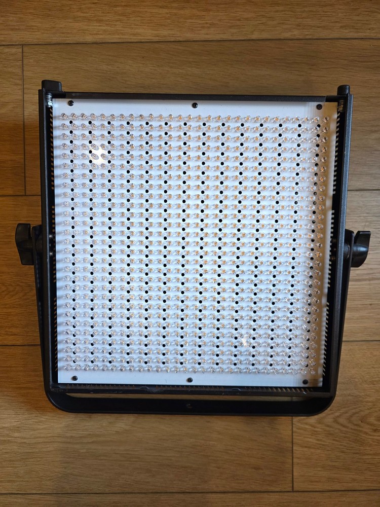 FloLight MicroBeam 800 high-powered LED video lighting panel
