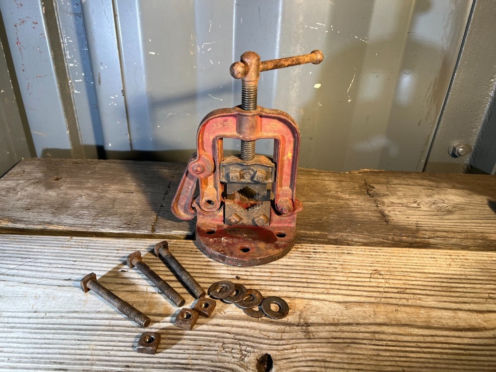 Vintage Dunlap Pipe Vise, Bench Mount Tool, No. 00-H, with mounting hardware